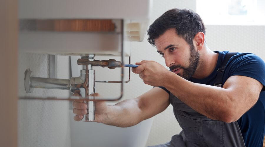 Water heater leaking fix in Centerville, LA